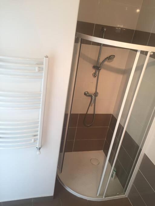 Studio Meuble. Proche Mer Et Centre Ville Nice Luaran gambar